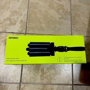 Amika High Tide Deep Waver in Black NEW